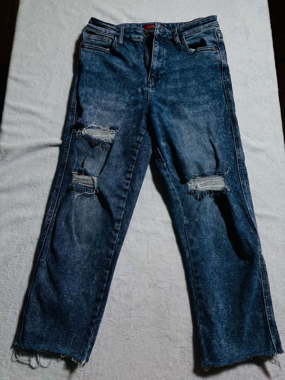 Guess Women's Size 27 Distressed Raw Hem Jeans